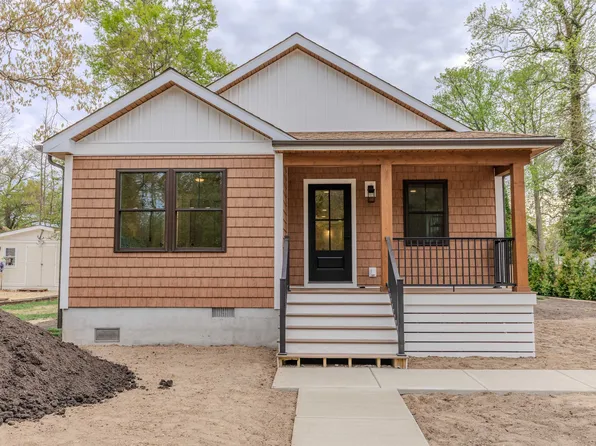 702 E Tampa Ave, Villas, NJ 08251