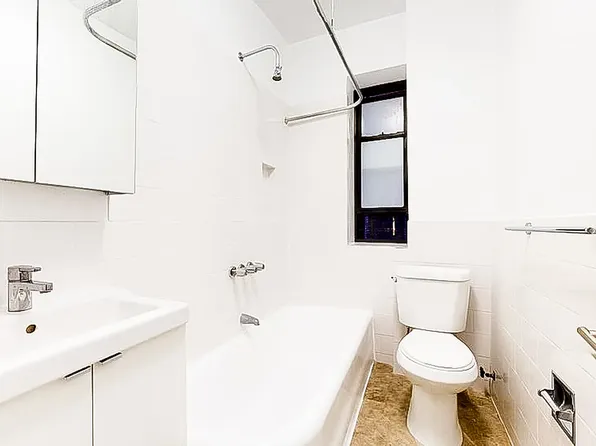 139 Payson Avenue image 8 of 8