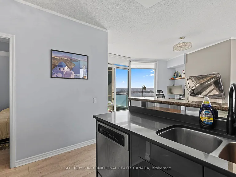 5 Marine Parade Dr #1013 — Photo 8