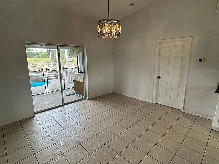 205 Golf Aire Blvd — Photo 5