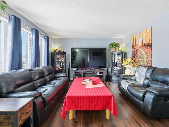 4th image of 24 W Huntstrom Rd NE