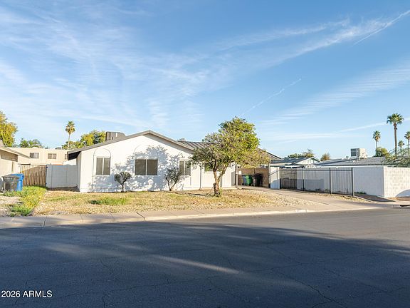 2nd image of 629 S SAN JOSE --