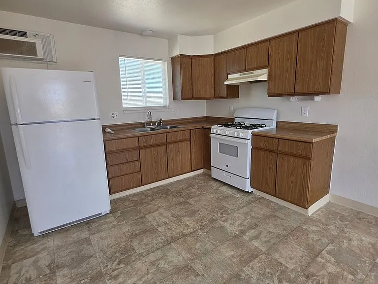 510 E 1st St, Hawthorne, NV 89415 — Photo 24