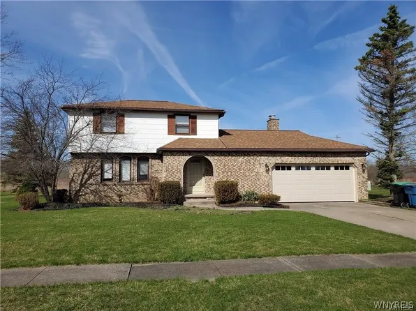 150 Gregory Pl, Grand Island, NY 14072