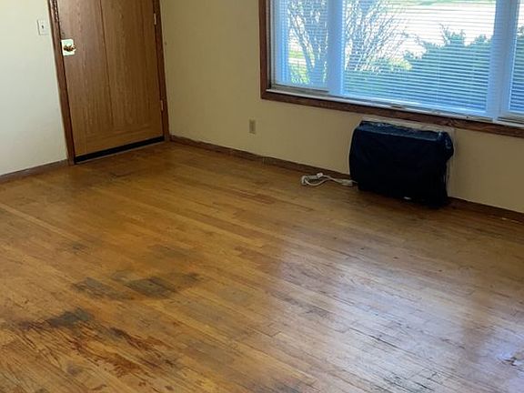 4th image of 1320 N Randall Ave #2