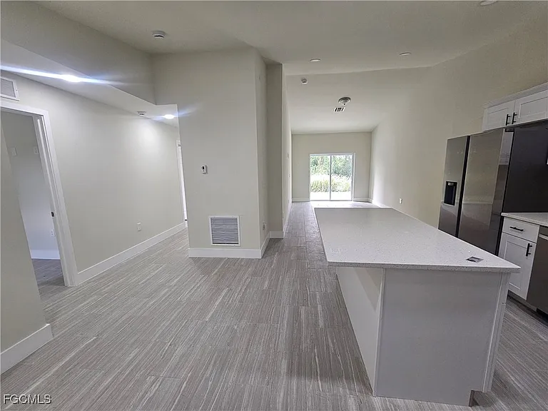874 Apartment St E — Photo 5