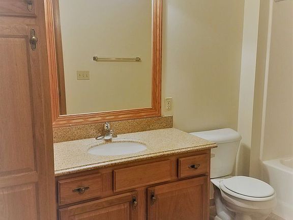 4th image of 950 Linden Dr APT 104