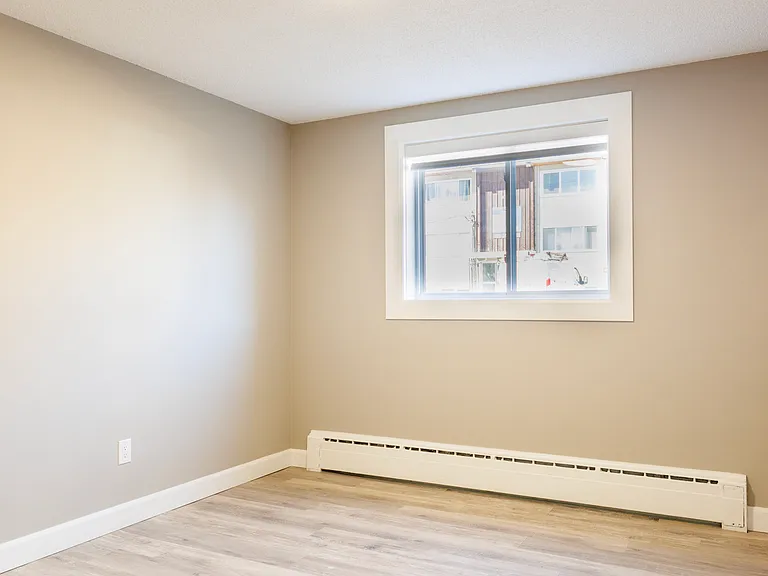 10644 109th St NW — Photo 5