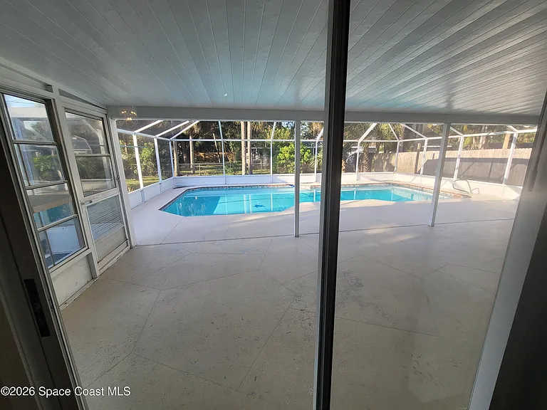 782 Simon St SE — Photo 25