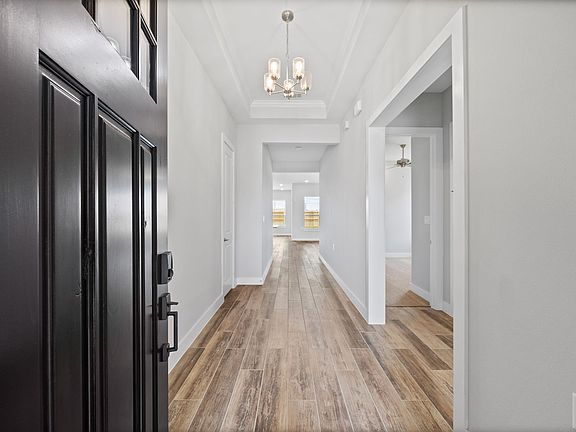 4th image of 9423 Cherry Cove Ln