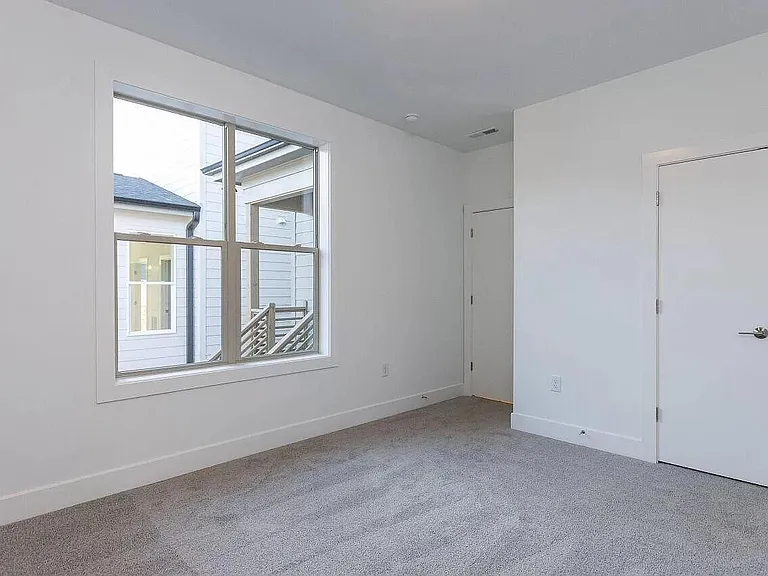 274 Wendover Pkwy — Photo 9