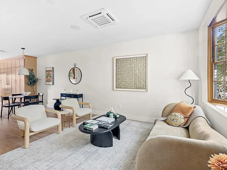 10 Hausman St — Photo 8