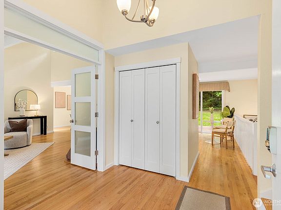 3rd image of 18839 197th Avenue NE