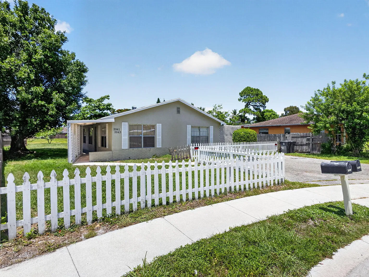2 bed, 1.0 bath, 900 sqft, $2,500 — Photo 2