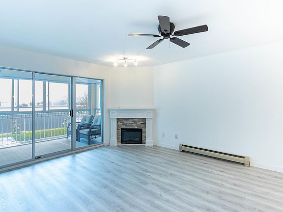 4th image of 2491 Gladwin Rd #201