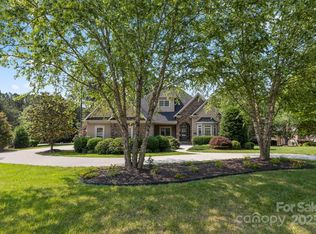 4150 Summit Ridge Ln, Denver, NC 28037