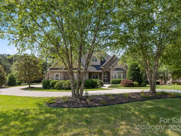 4150 Summit Ridge Ln, Denver, NC 28037