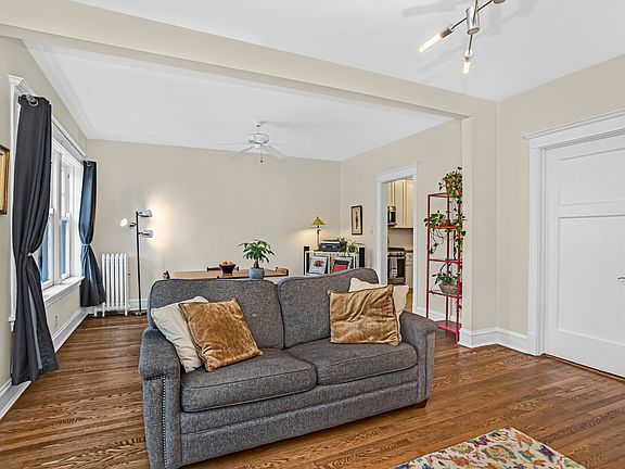 5th image of 6203 N Wayne Ave #2