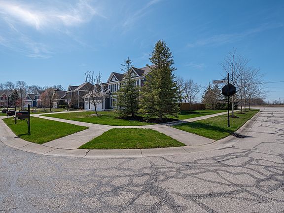 4th image of 3640 Flagstone Dr
