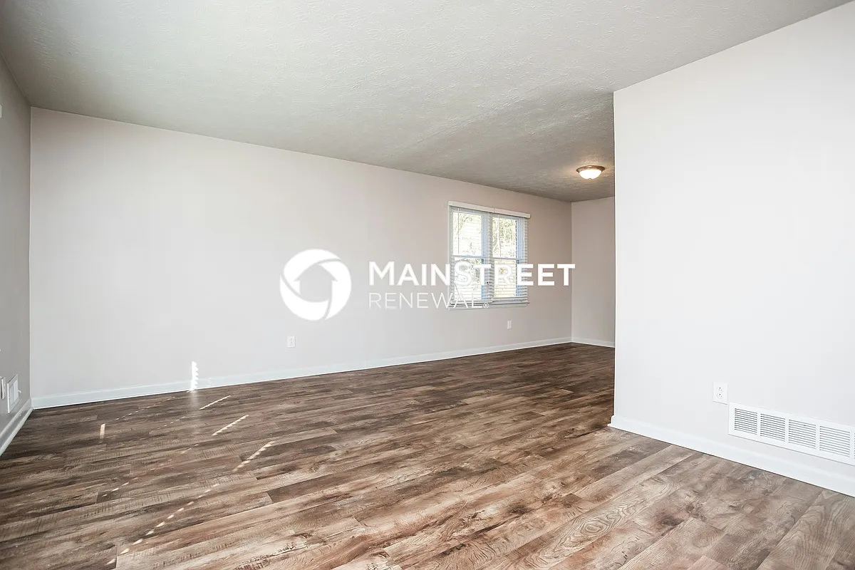 Living Room - 537 Plainville Dr SW