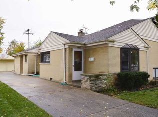 7010 N East Prairie Rd, Lincolnwood, IL 60712