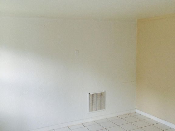 3rd image of 312 Taft Ave #312
