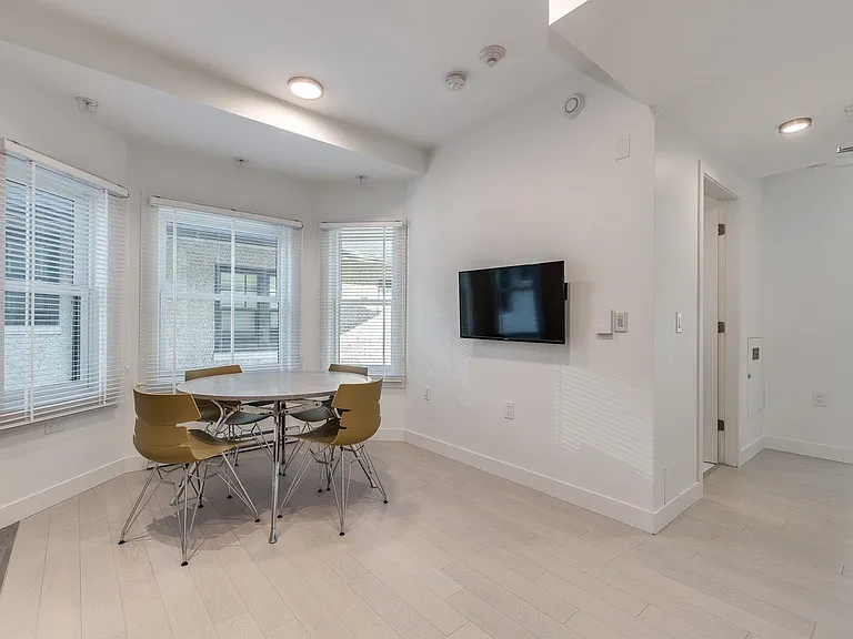 1431 Haro St #Townhouse 201 — Photo 15