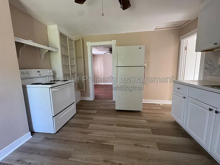 60 Lake St #2 — Photo 3