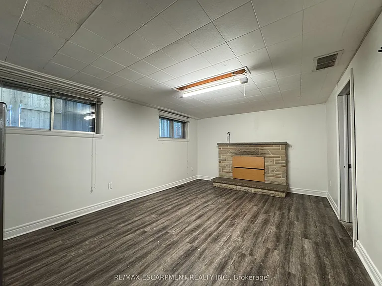 71 Hoover Cres — Photo 13