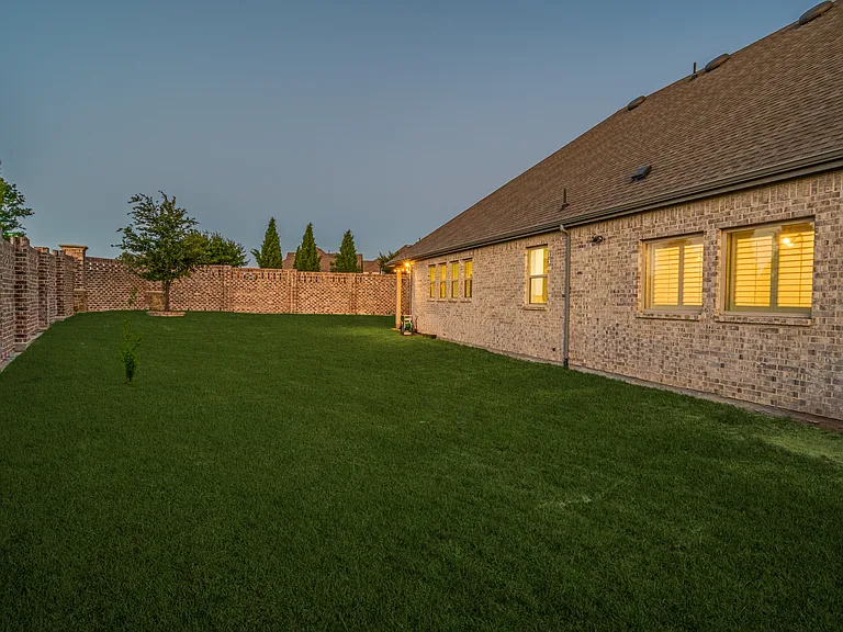 3128 Lexington Dr — Photo 5