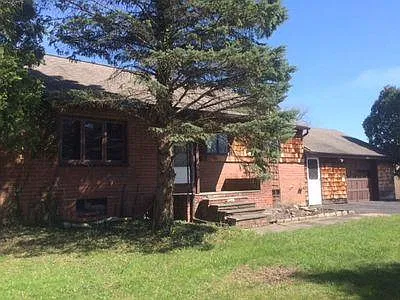 4 bed, 1558 sqft, $2,450 — Photo 3