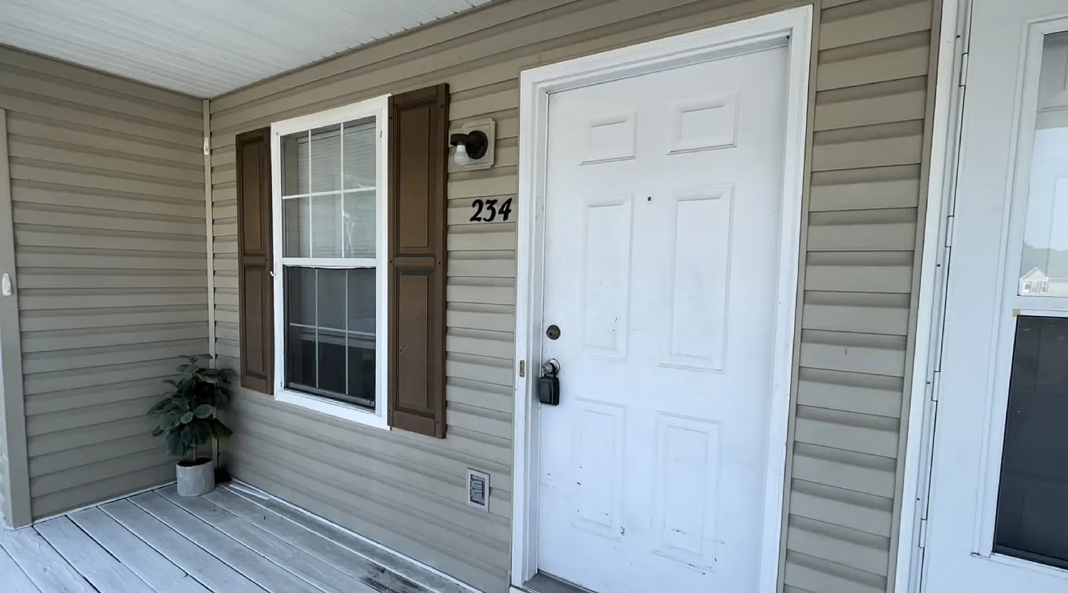 2 bed, 2.0 bath, 985 sqft, $1,200 — Photo 1