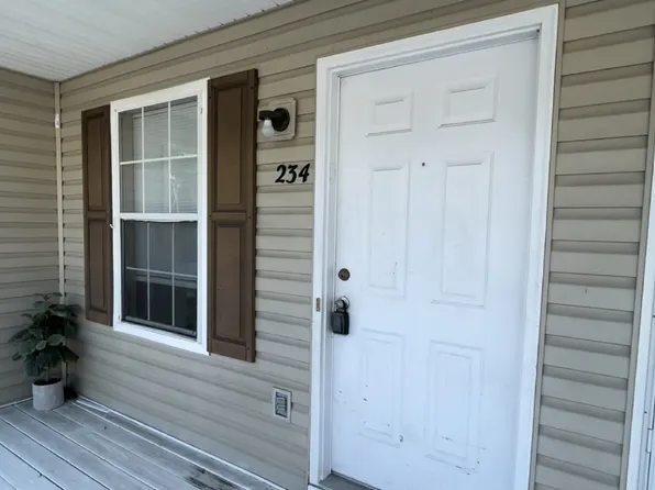 234 Magnolia Plantation Ct, Hinesville, GA 31313