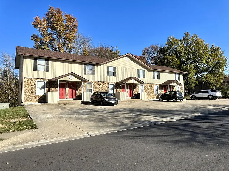 618 Trojan Dr — Photo 3
