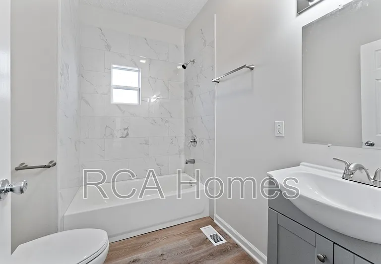 21 N Gray St #N — Photo 8