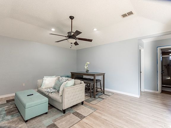 4th image of 1605 Camarinos Dr