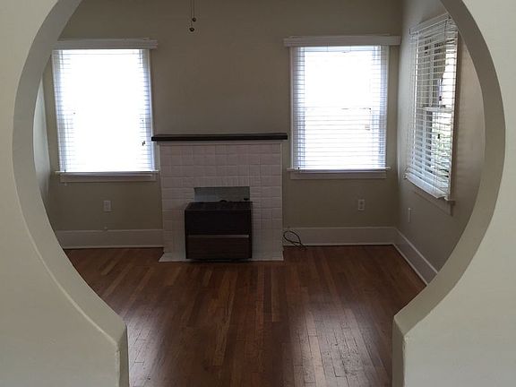 3rd image of 2926-40 Juniper St #2932