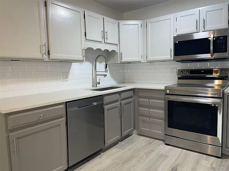 3124 S Wheeling Way #207 — Photo 4