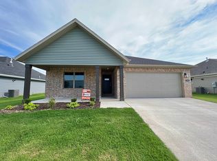 1803 E Hudson Dr, Siloam Springs, AR 72761