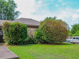 323 Liberty Pl, Grand Prairie, TX 75052