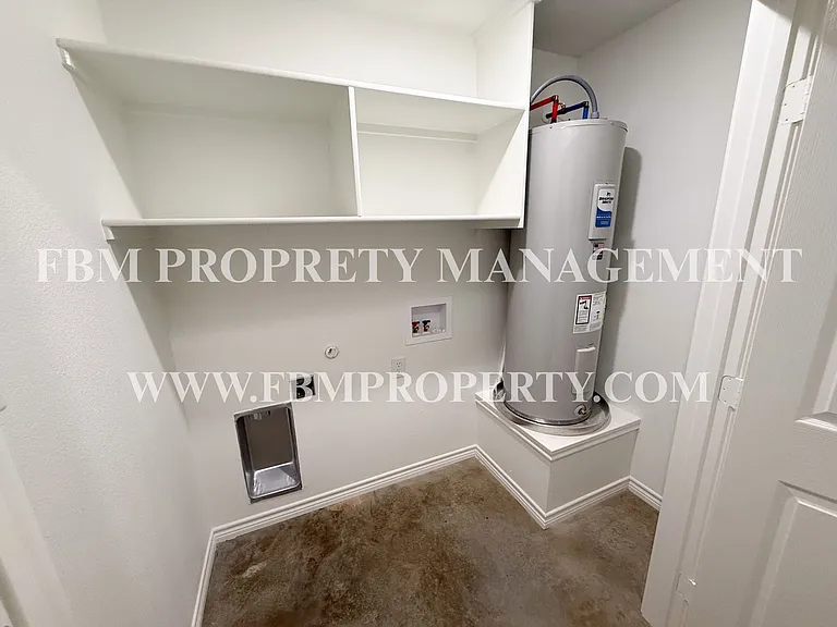 114 E Camden St - Brand New 2 Bedroom, 2 Bathroom Duplex Located in Rice, TX! — Photo 8
