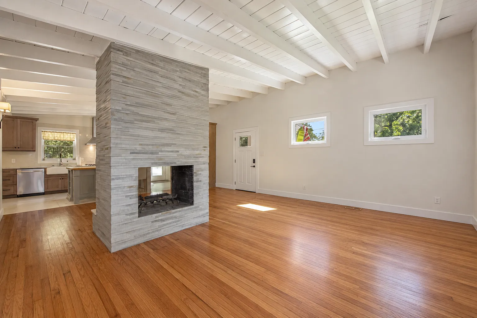 3 bed, 1568 sqft, $3,250 — Photo 2