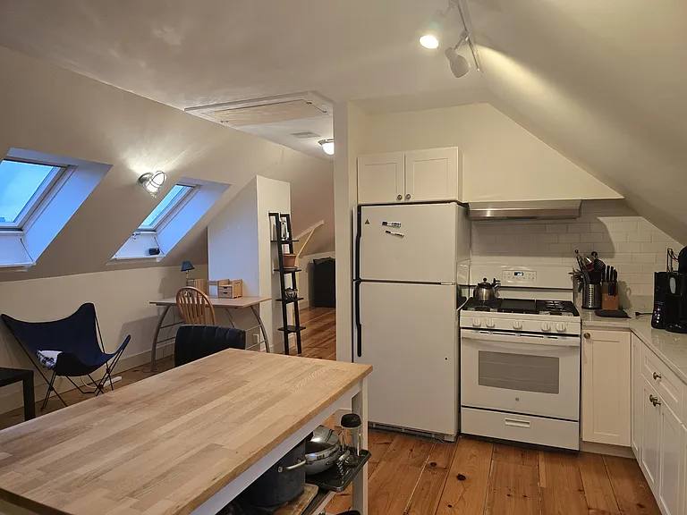 133 Calumet St #4 — Photo 11