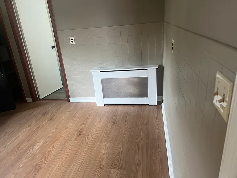 56 John Pl — Photo 4