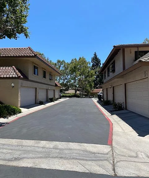 637 Sydney Ln — Photo 49