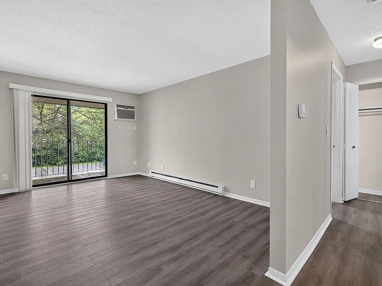 Willow Knolls Apartments — Photo 48