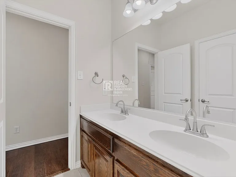 963 Cougar Dr — Photo 22