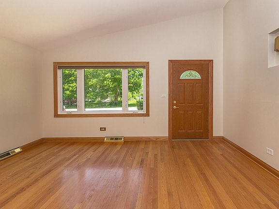 4th image of 337 N Prairie Ln