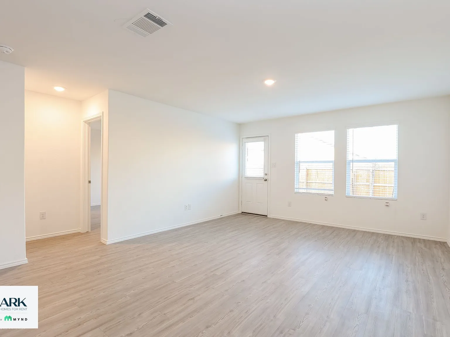 4 bed, 2.0 bath, 1627 sqft, $1,999 — Photo 4