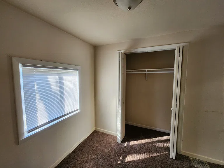 288 S Hickory St #LOWER — Photo 10
